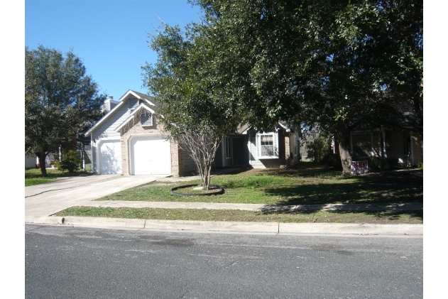 Building Photo - 8903 Shadow Wood Ln