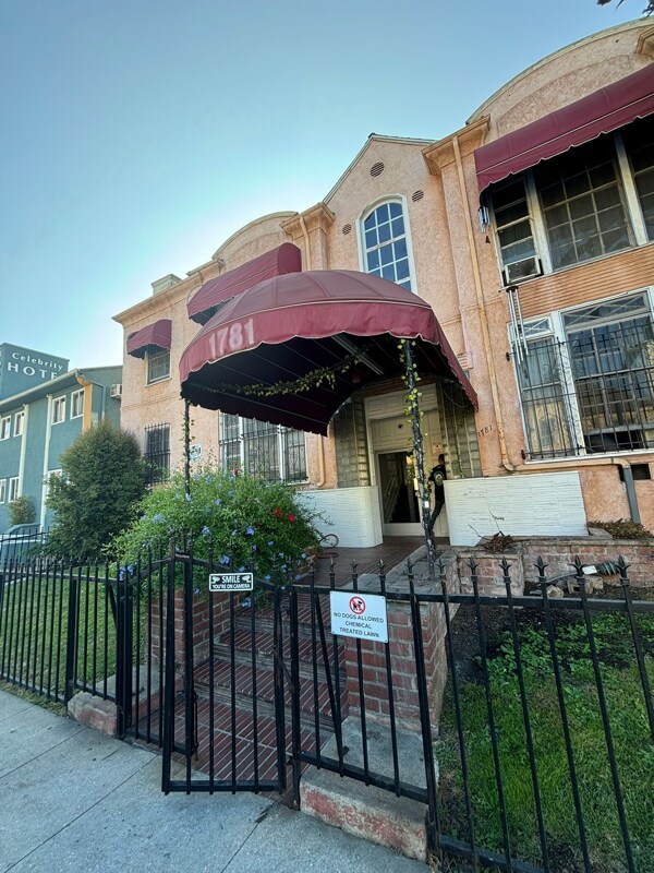 Foto del edificio - 1781 Orchid Ave