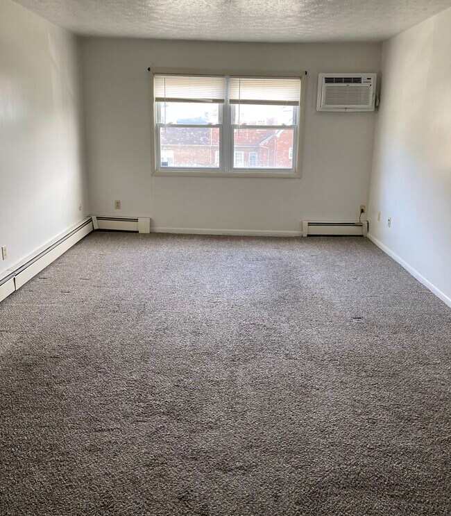 Foto del edificio - 554 Churchill Rd