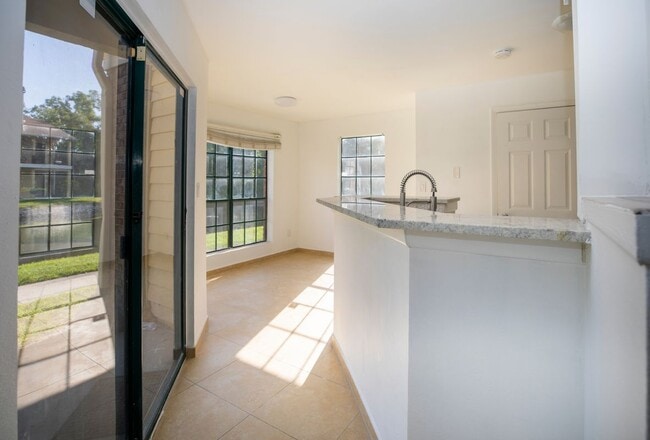 Foto del edificio - 8711 Fancy Finch Dr