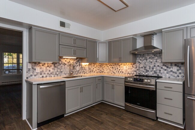 Foto del edificio - 9392 Pine Tree Rd