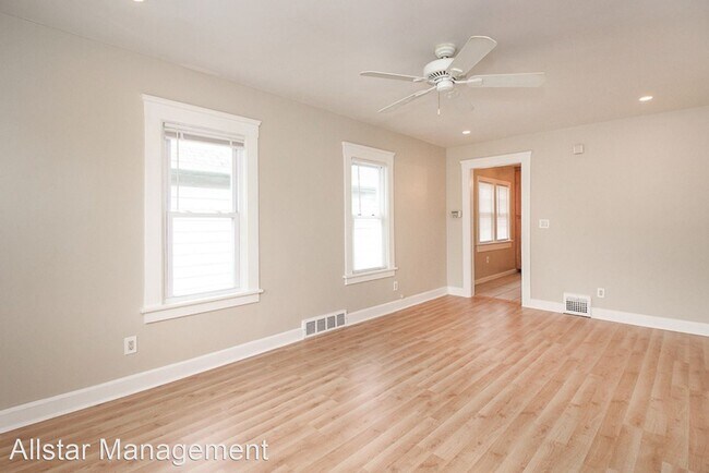 Building Photo - 3 br, 2 bath House - 16512 Burnside Avenue Up