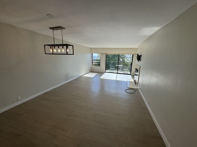 Foto del edificio - $300 off first months rent!  2 Bedroom wit...