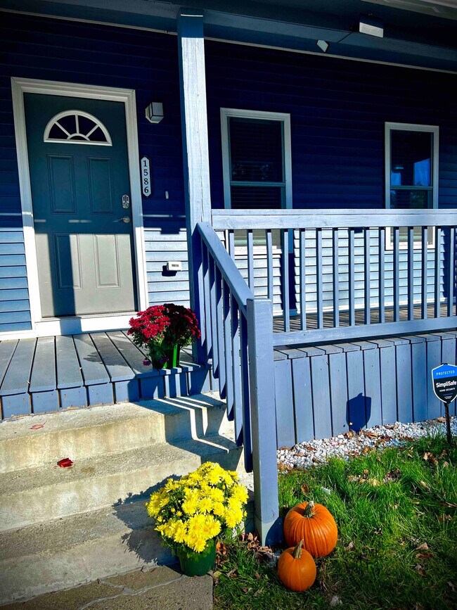 Foto del edificio - 1594 Main St