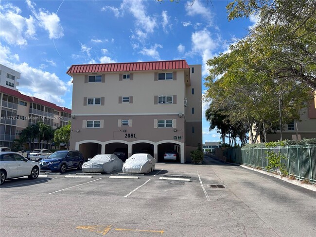 Foto del edificio - 2081 S Ocean Dr