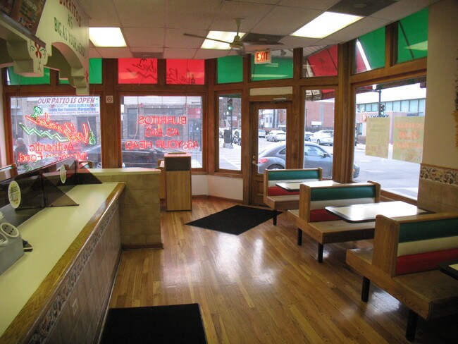 Fotografía del edificio - 2557 N Halsted