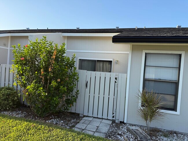 Foto del edificio - 4255 Willow Pond Cir