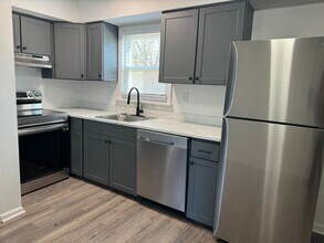 Building Photo - Hidden Creek Apartment Homes