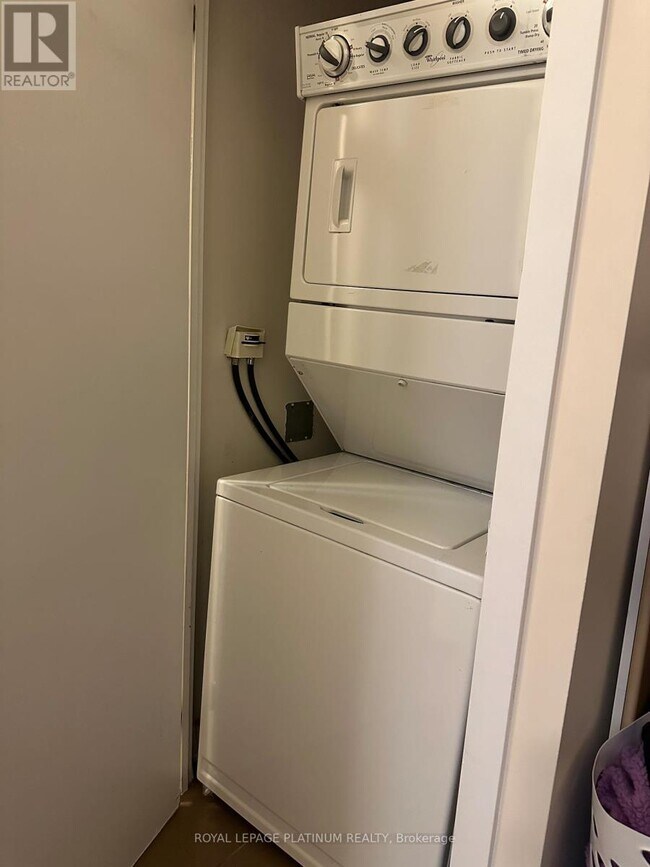 Photo du bâtiment - 4065 Brickstone Mews