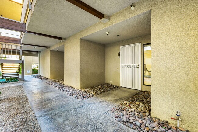 Building Photo - 255 S Avenida Caballeros