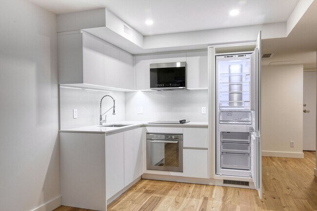 Photo du bâtiment - 3460 Rue Peel