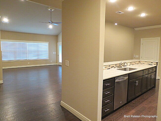 Foto del edificio - 6615 W Valley View Rd