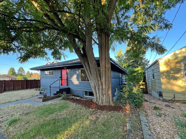 Foto del edificio - Move in Special! West Seattle large Ramble...