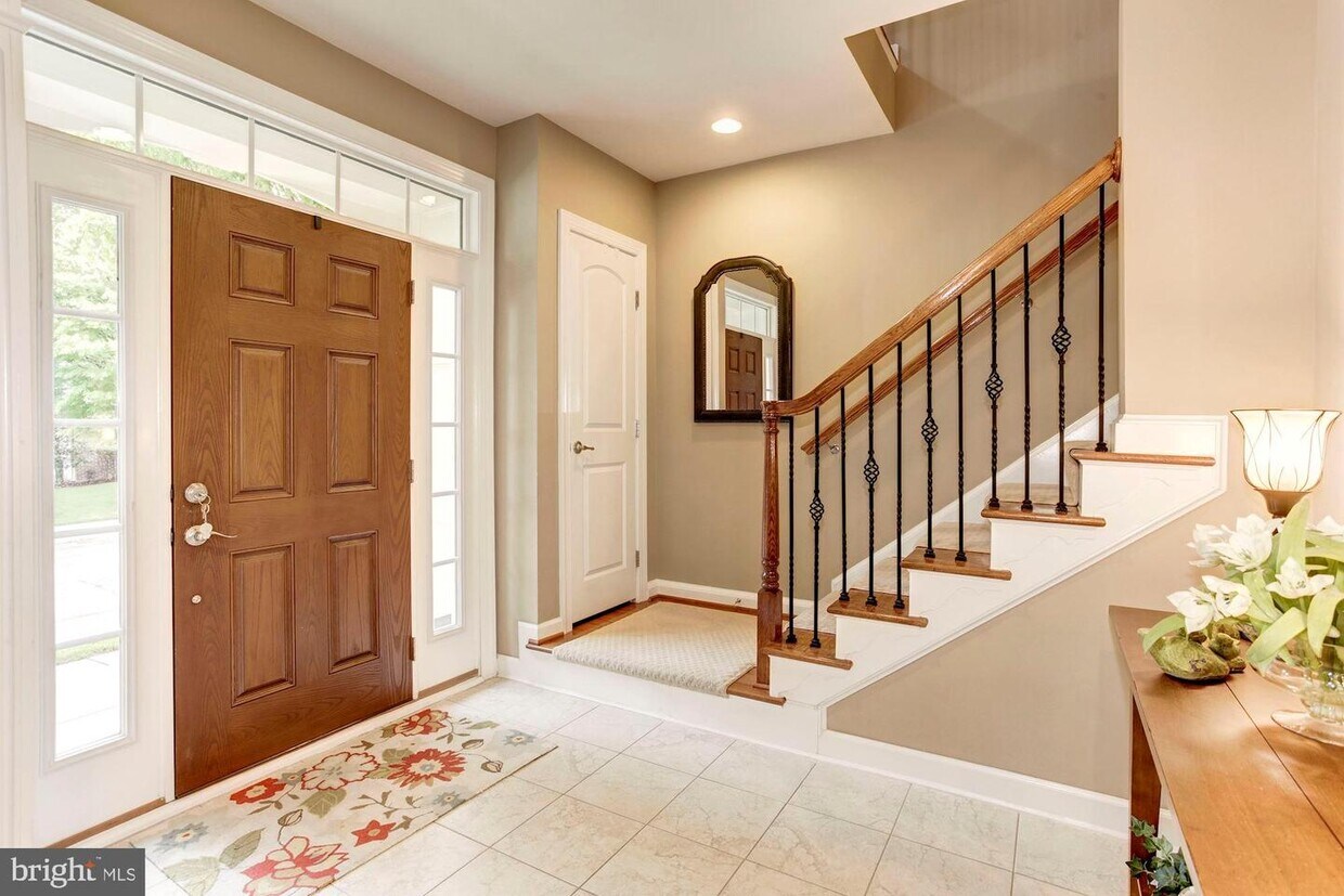 24960 Castleton Dr, Chantilly, VA 20152 Townhome Rentals in Chantilly VA