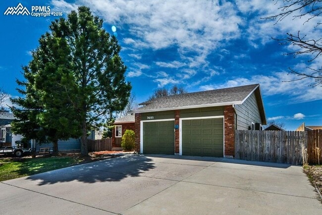 Foto del edificio - 3685 Deep Haven Dr