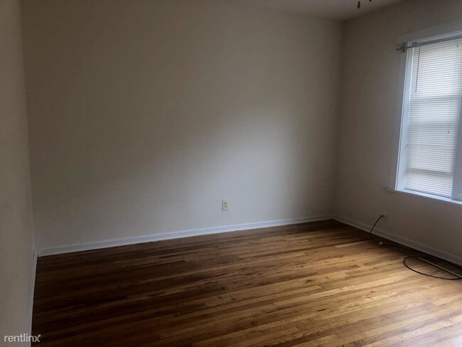 Foto del edificio - 4904 N Magnolia Ave