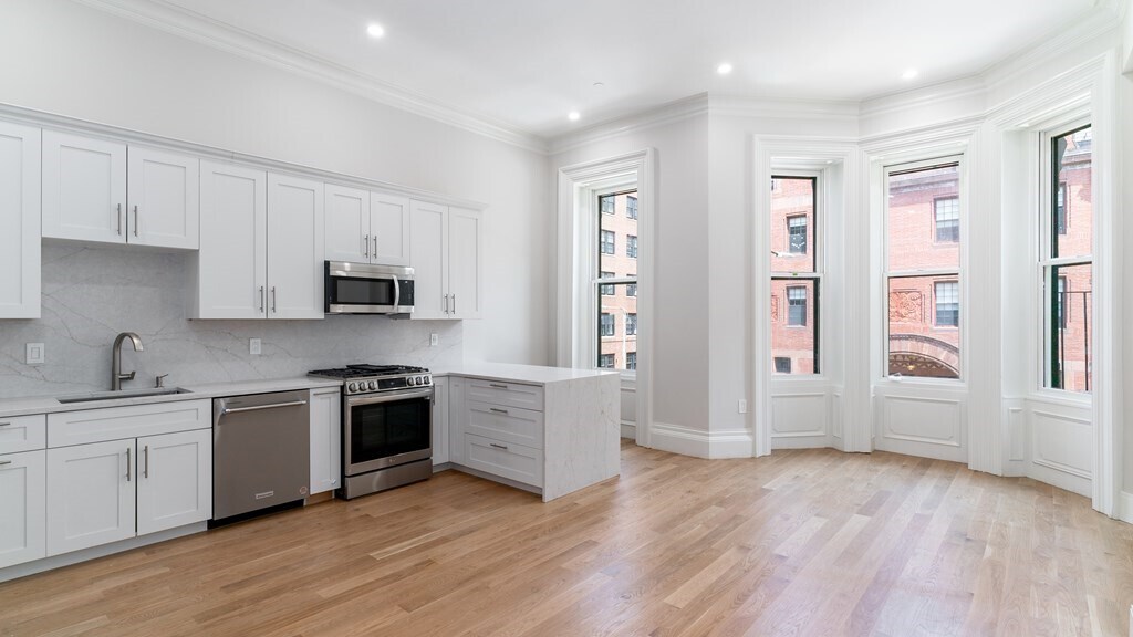 Primary Photo - 232 Clarendon St