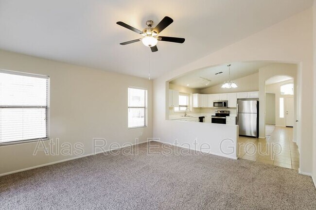 Building Photo - 8410 S 49th Ln