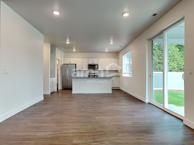 Foto del edificio - 7929 Selah St SW