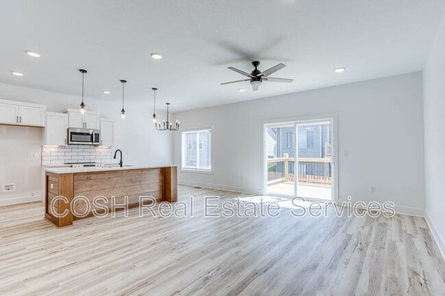 Foto del edificio - 8429 W 37th Ct N