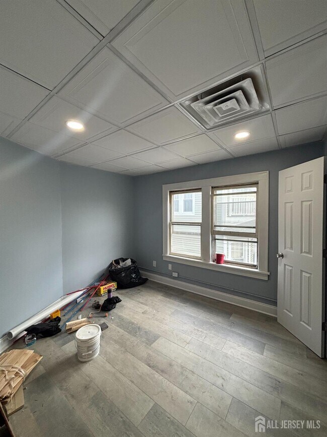Building Photo - 112 N Washington Ave