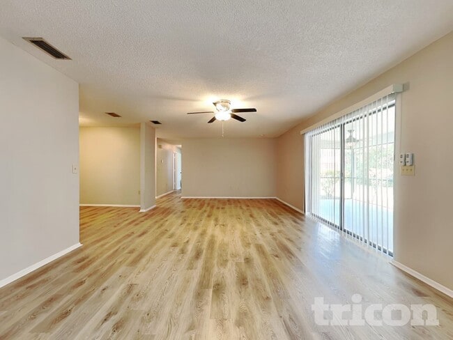 Foto del edificio - 4918 Ithaca Ln
