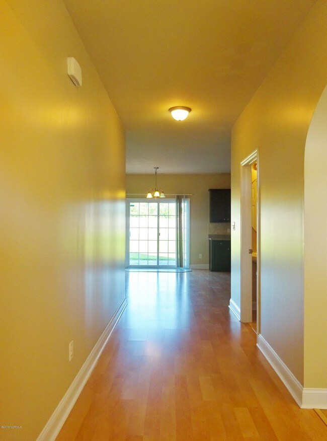 Building Photo - 400 Grey Squirrel Ct