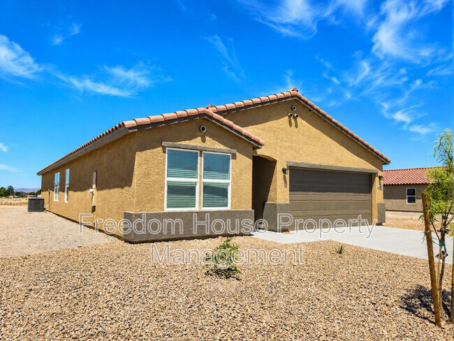 Building Photo - 663 Huyana Wind Dr