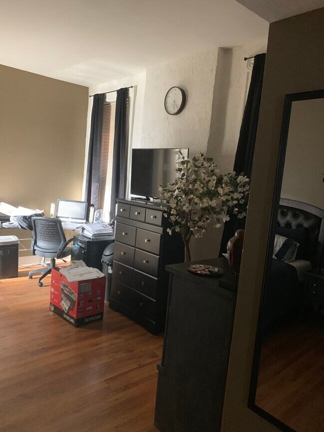 Building Photo - 3139 Osceola St