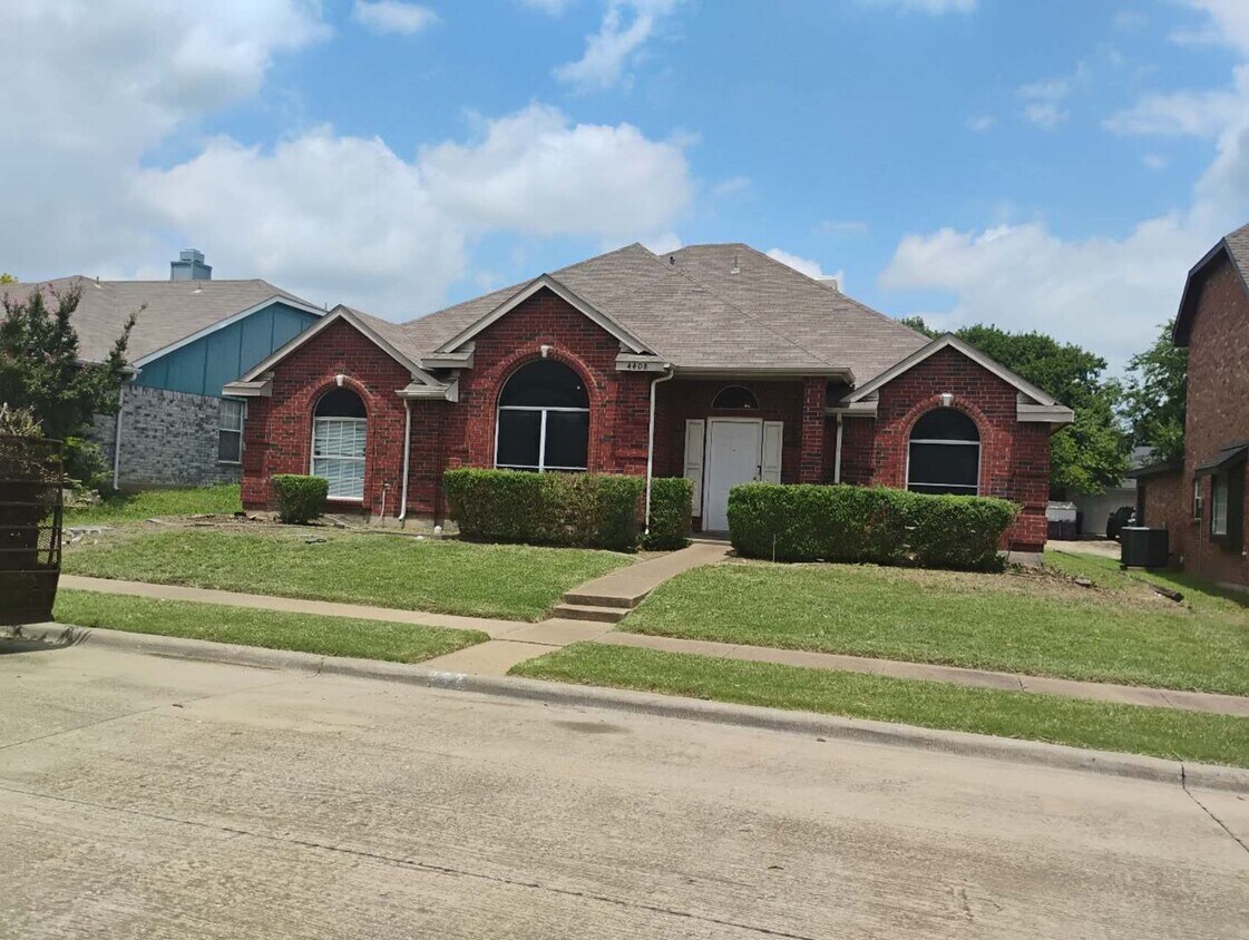 Foto principal - 4 Bedroom House in McKinney, TX