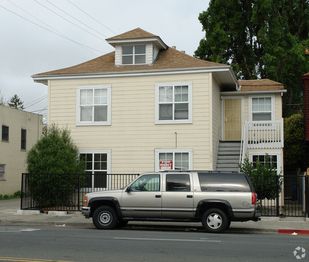 Building Photo - 1315 Sacramento St