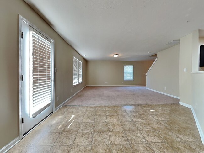 Building Photo - 7161 Lakeland Trails Blvd