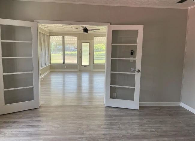 Building Photo - 63 E 56th St