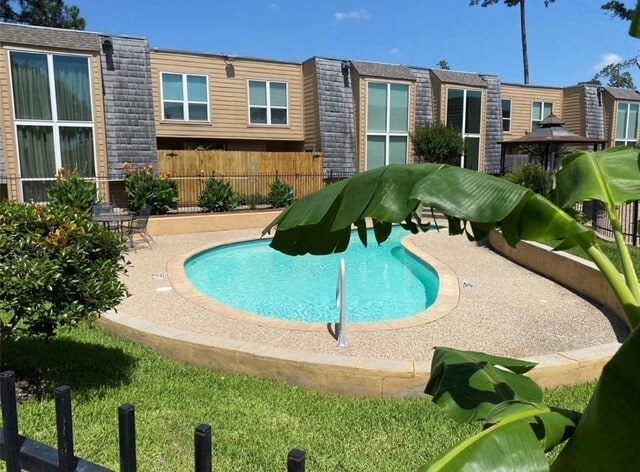 Primary Photo - 16120 Stuebner Airline Rd