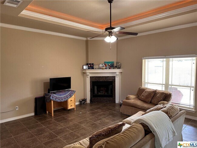 Building Photo - 2523 Boxwood Dr