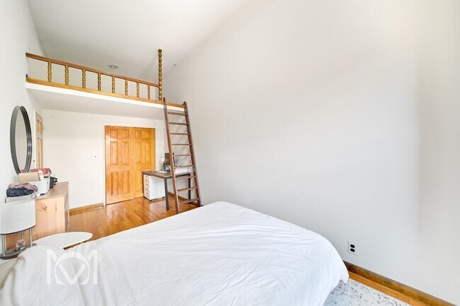 Building Photo - 324 W 76th Street Unit 4 A