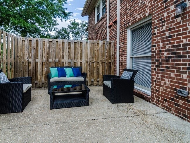 Enjoy Beautiful Views From Your Patio/Balcony - Forest Hills
