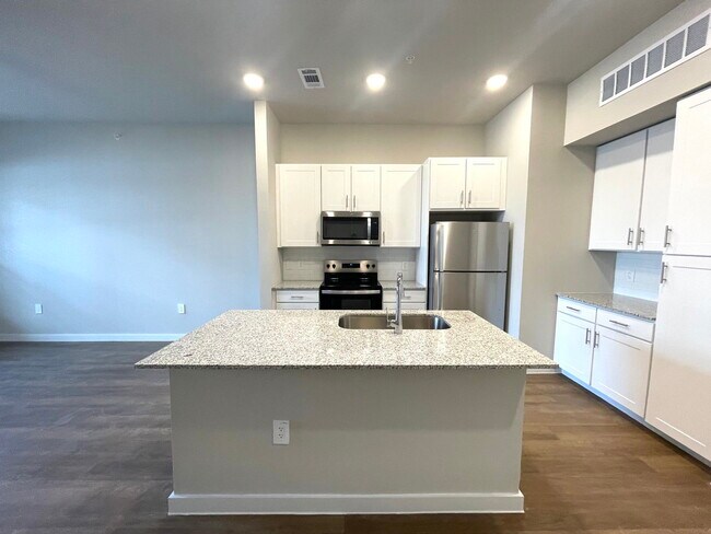 Building Photo - 1325 Choate Pkwy