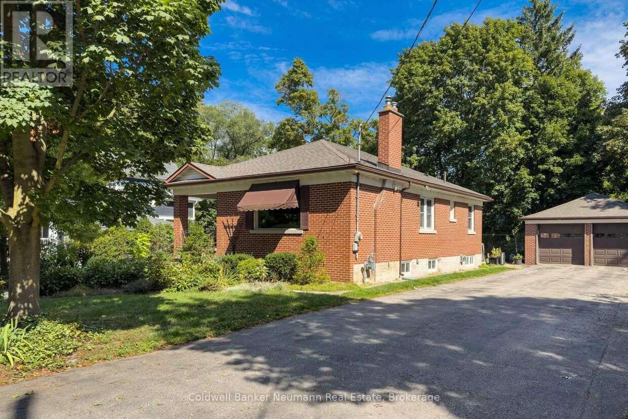 Primary Photo - 18 Forest Hill Dr