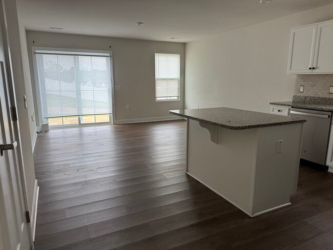 Building Photo - 648 Holly Bluff St