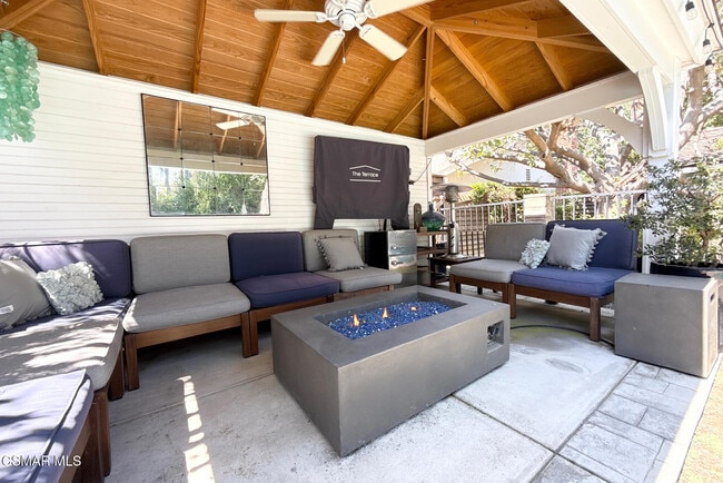 Building Photo - 4748 Conejo Ave
