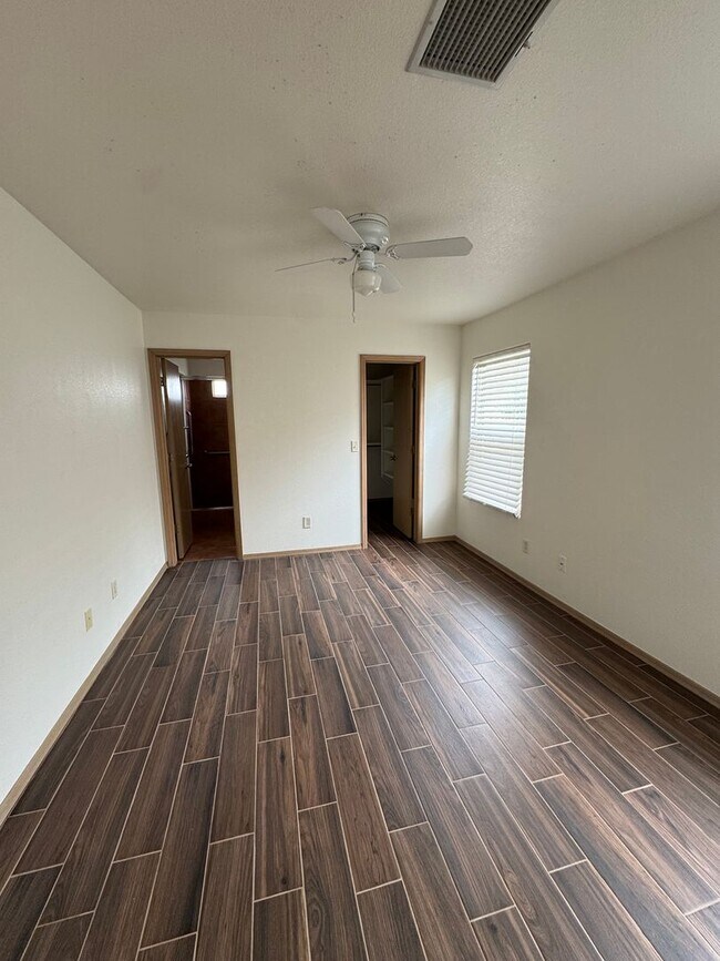 Foto del edificio - Nice townhome located off Foothills and Telshor.