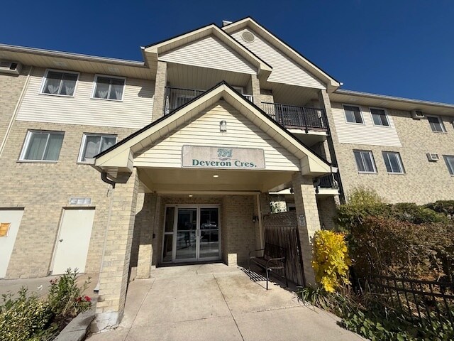 Photo principale - GORGEOUS Bright 2-Bedroom Apartment for Re...