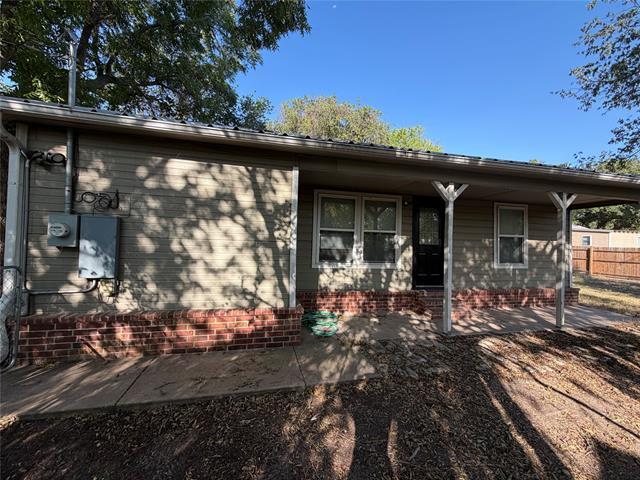Building Photo - 979 W Pecan St
