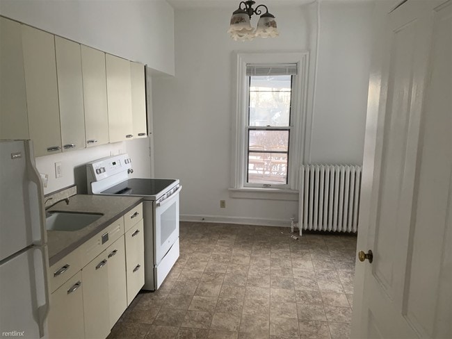 Building Photo - 1 br, 1 bath Apartment - 601 Pearl St Apt 1B