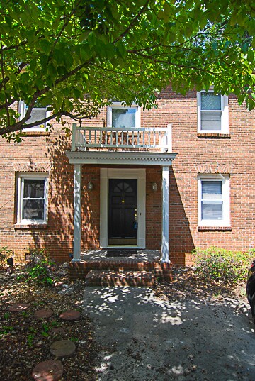 Building Photo - 14 Crescent Lane