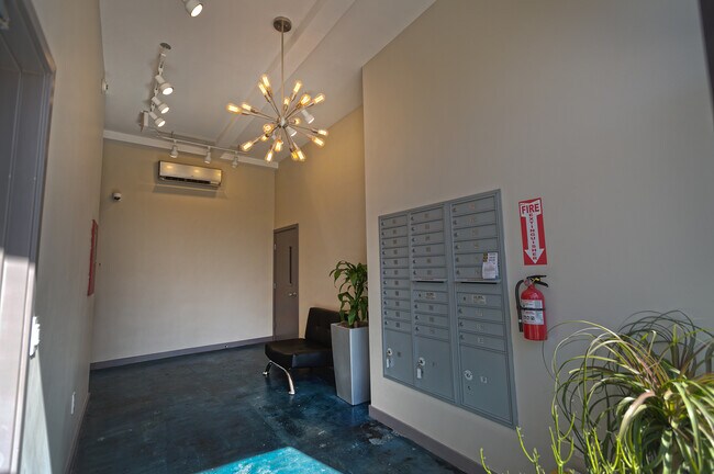 Foto del interior - 631 Campbell Ave LLC - Residential