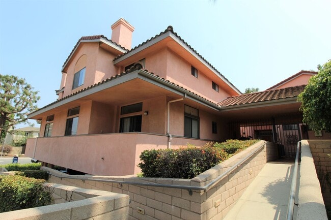 Building Photo - Quaint Gated Community near Pacific View Mall