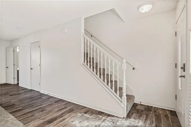 Foto del edificio - 215 Stonebridge Ln
