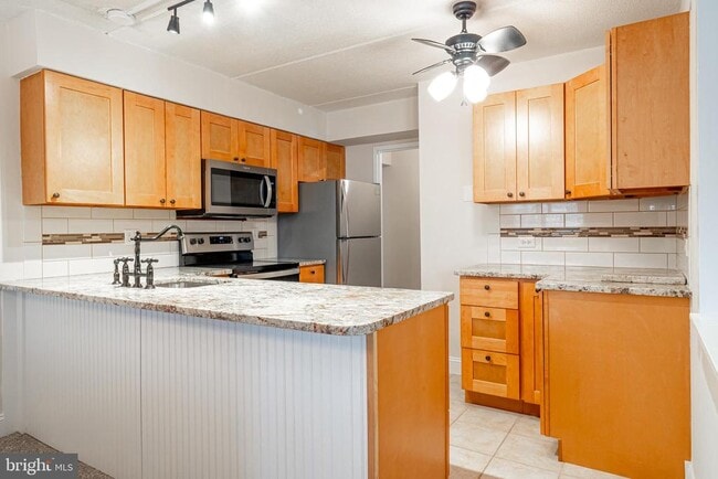 Foto del edificio - 400 Campbell Cir